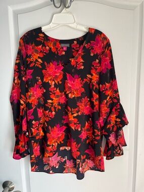 Vince Camuto Flower Asymmetrical Hem Tunic Blouse  long Sleeve size Medium